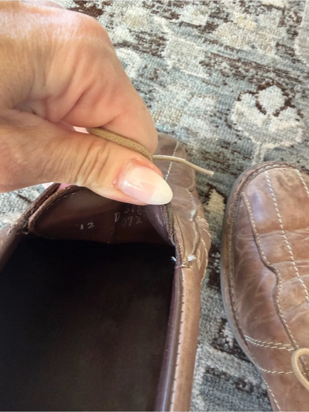Allen Edmonds Brown Leather Lace-Up Oxfords with Cream Laces
